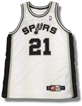 Tim Duncan 1998-99 San Antonio Spurs Signed Professional Model Jersey (Infinite Auctions LOA)