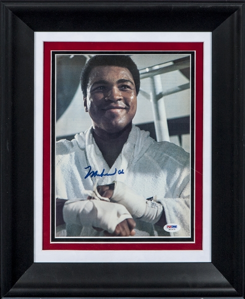 Muhammad Ali Signed & Nicely Framed 8 x 11 Magazine Photo of Ali Smiling (PSA)