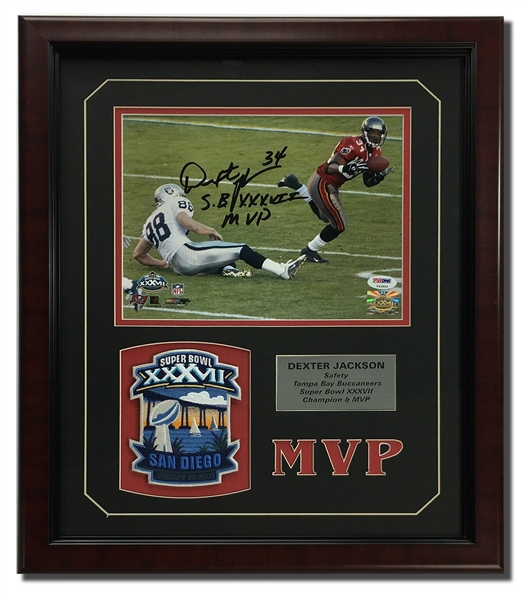 Dexter Jackson Autographed 8x10" Framed Display w/Super Bowl XXXVII Patch (PSA COA)