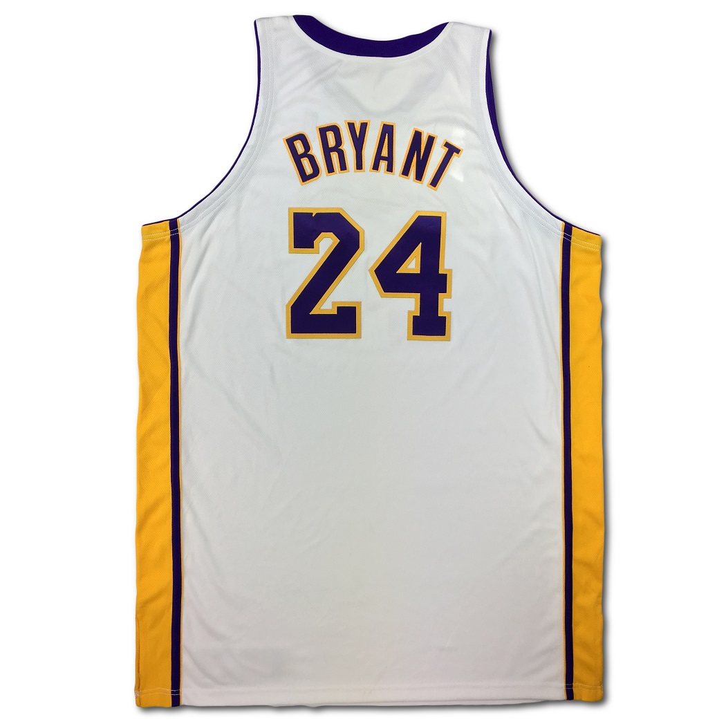 Kobe Bryant's Lakers 2007/08 jersey officially auctioned for a