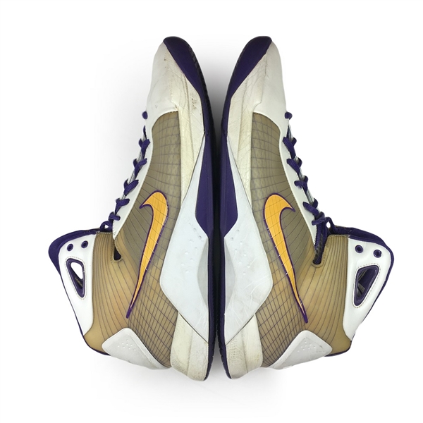 kobe bryant shoes lakers colors
