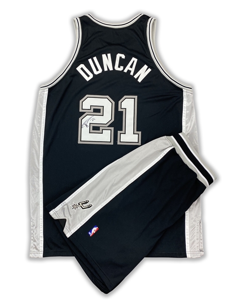 Tim Duncan 2005-06 San Antonio Spurs Team Issued & Signed Road Jersey & Shorts