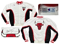 Michael Jordan 94-95 Chicago Bulls Autographed Game Worn Warm Up Jacket - The Return "45" Season - Lindsey Hunter Provenance - JSA